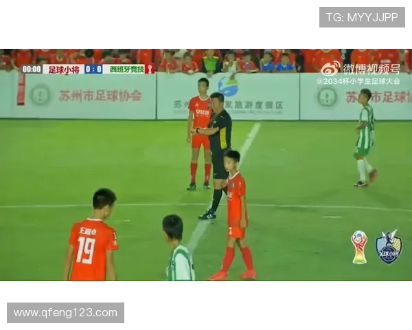 足球明星体育生的成长之路与职业生涯的精彩瞬间揭秘 足球明星体育生的成长之路与职业生涯的精彩瞬间揭秘