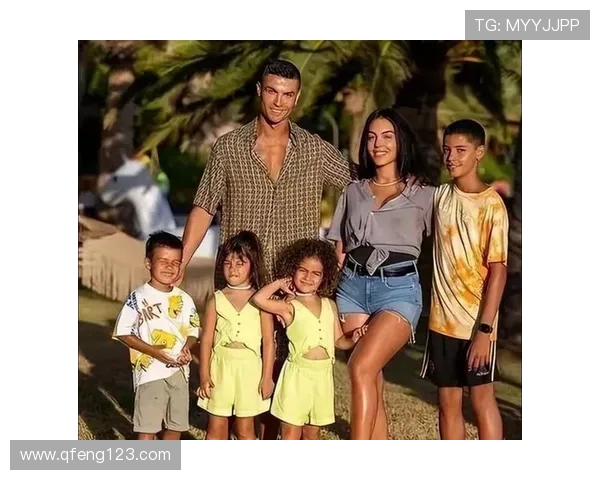 欧洲足球明星汇聚一堂的璀璨星光与传奇故事分享